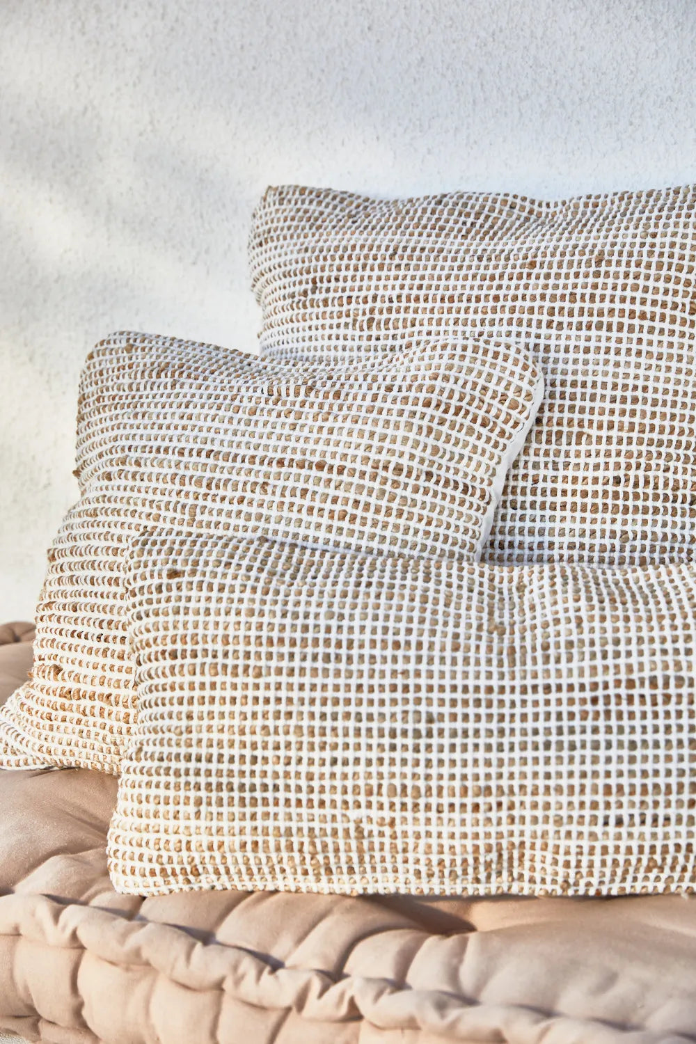 Housse de coussin rectangulaire en jute et coton écru à texture naturelle