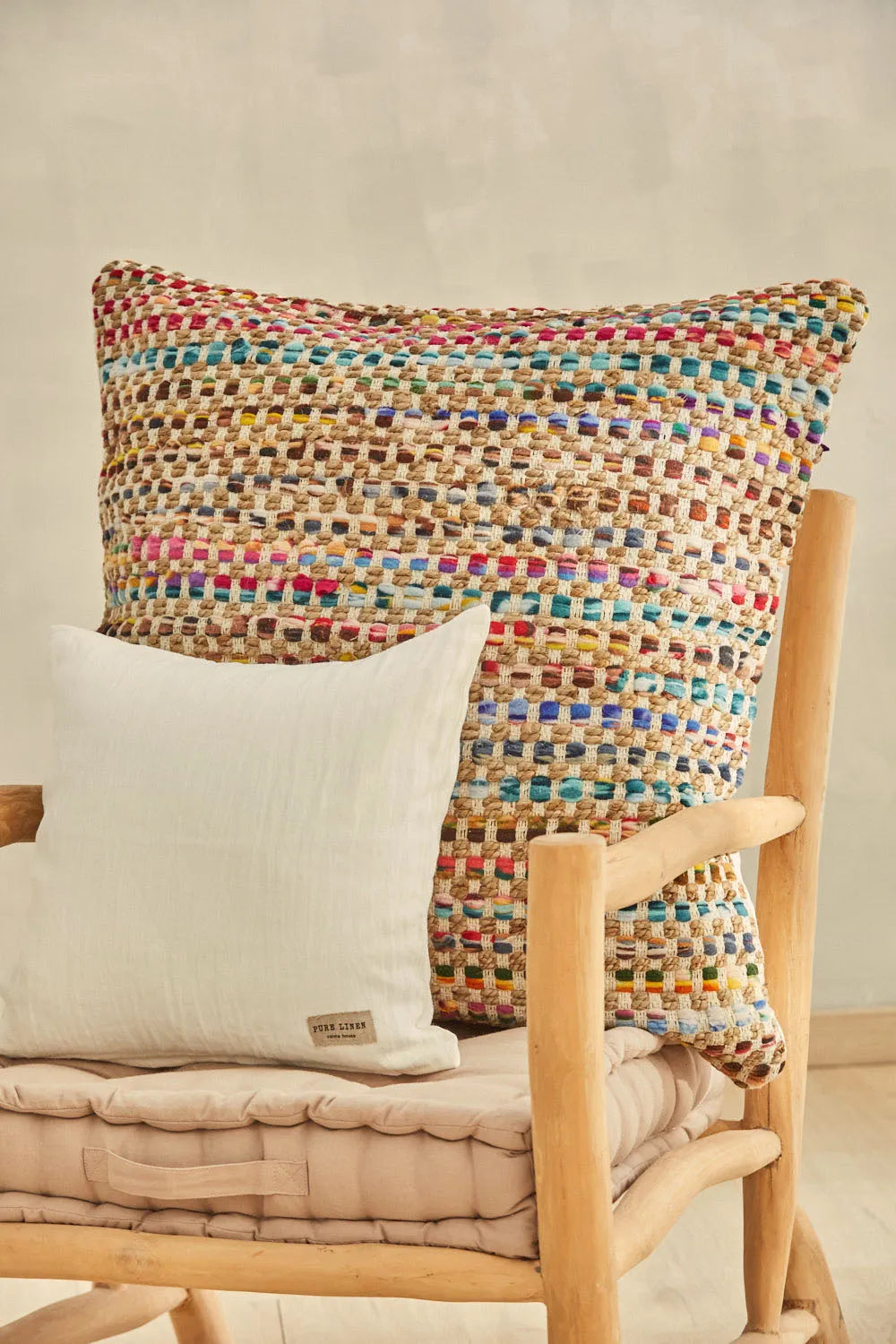 Housses de coussin 80x80 / 45x45 / 60x60 en jute et fibres synthétiques multicolores avec finition tressée artisanale