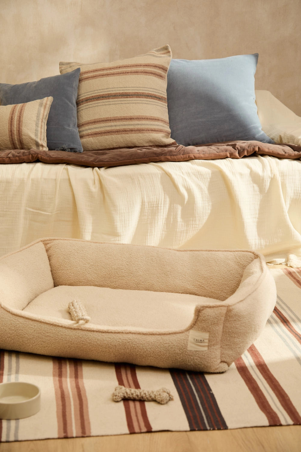 Cama para perro desenfundable en color crudo
