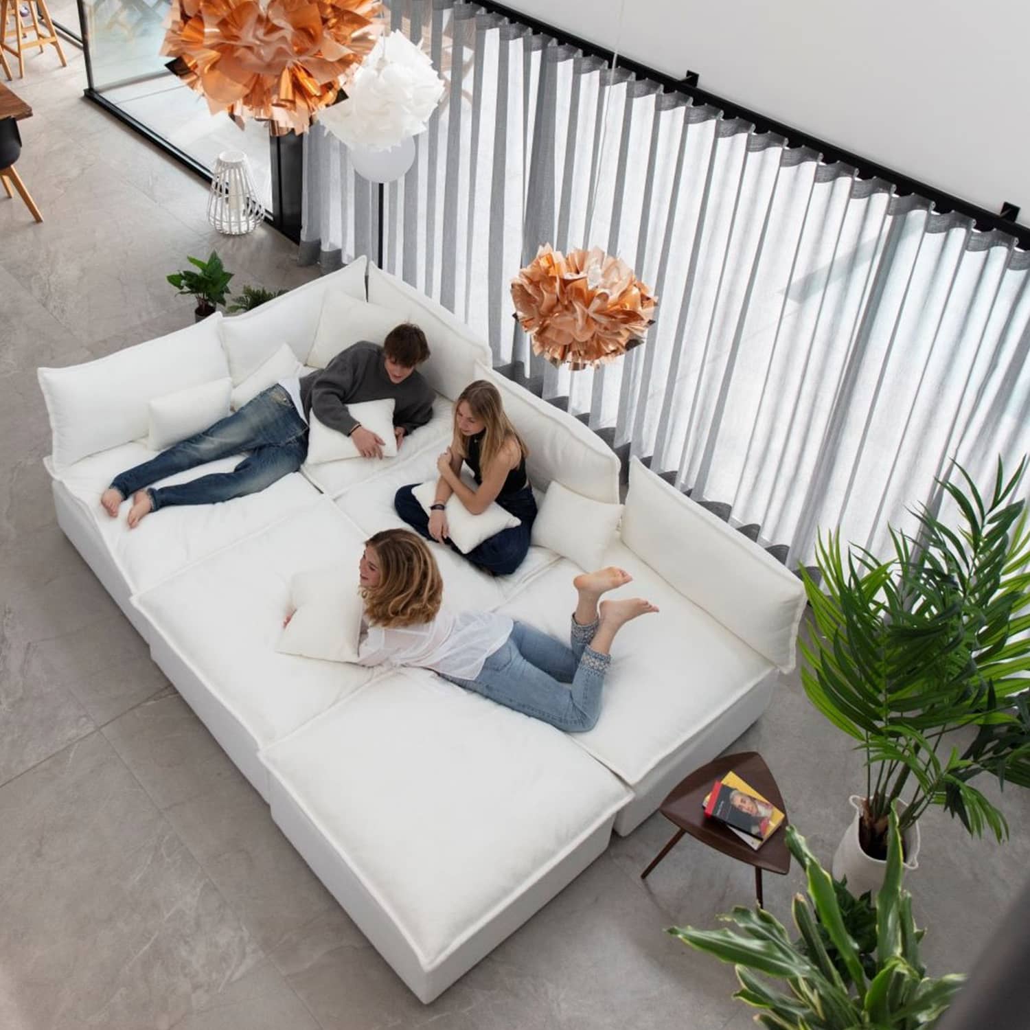 Sofá modular grande y personalizable, modelo Cloud de Balmi