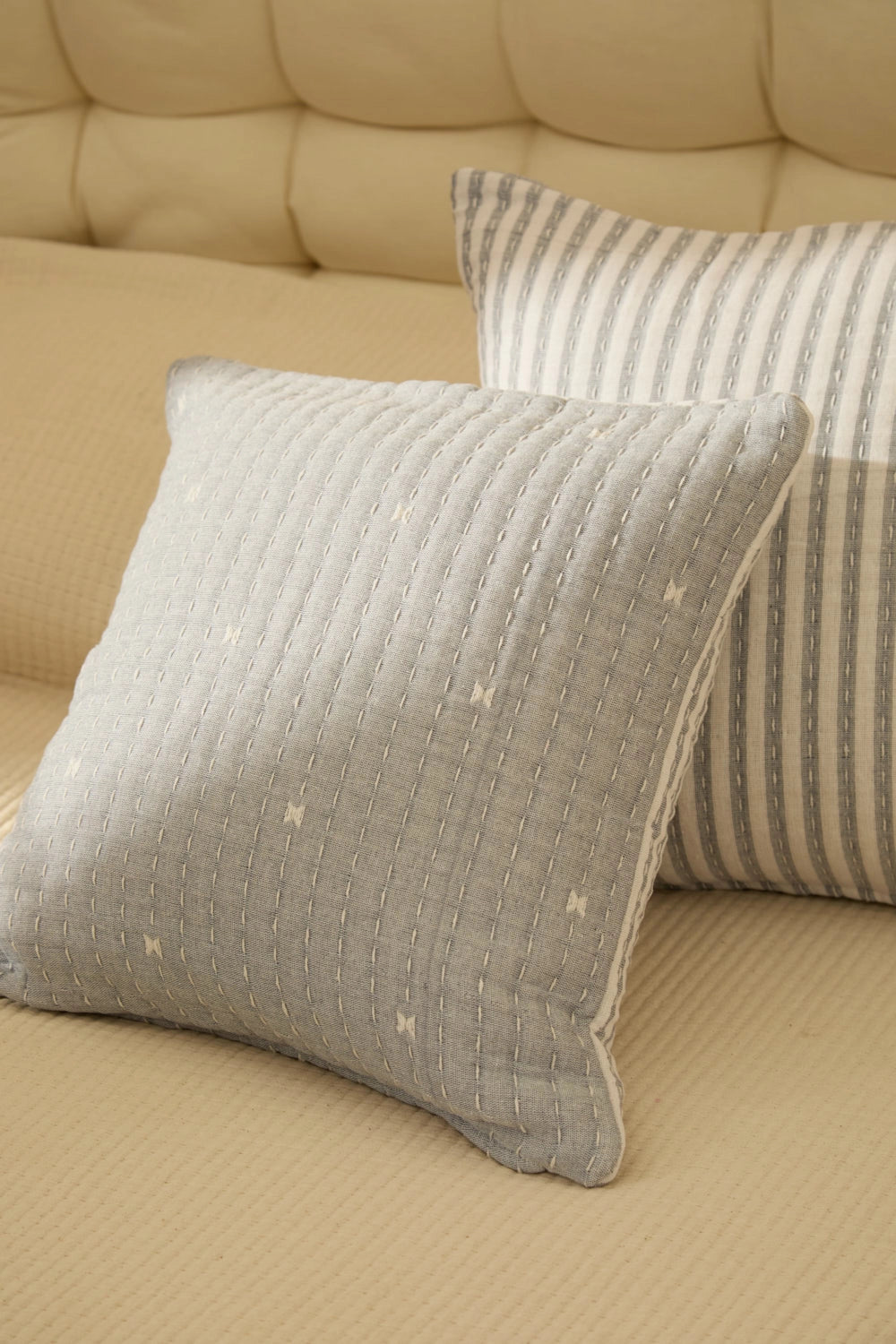 Housse de coussin 45x45 en coton matelassé Bleu