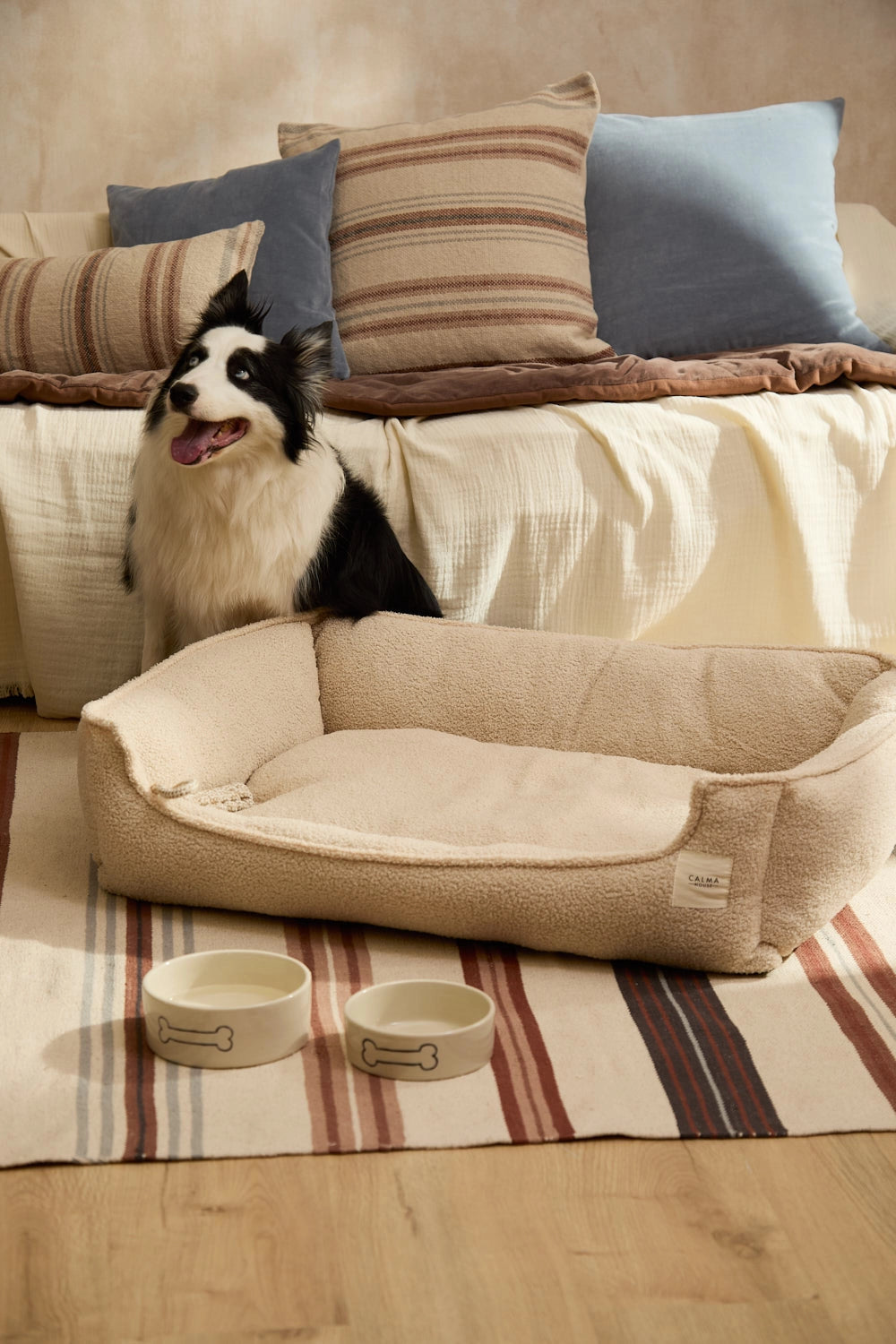 Cama para perro grande desenfundable en color crudo