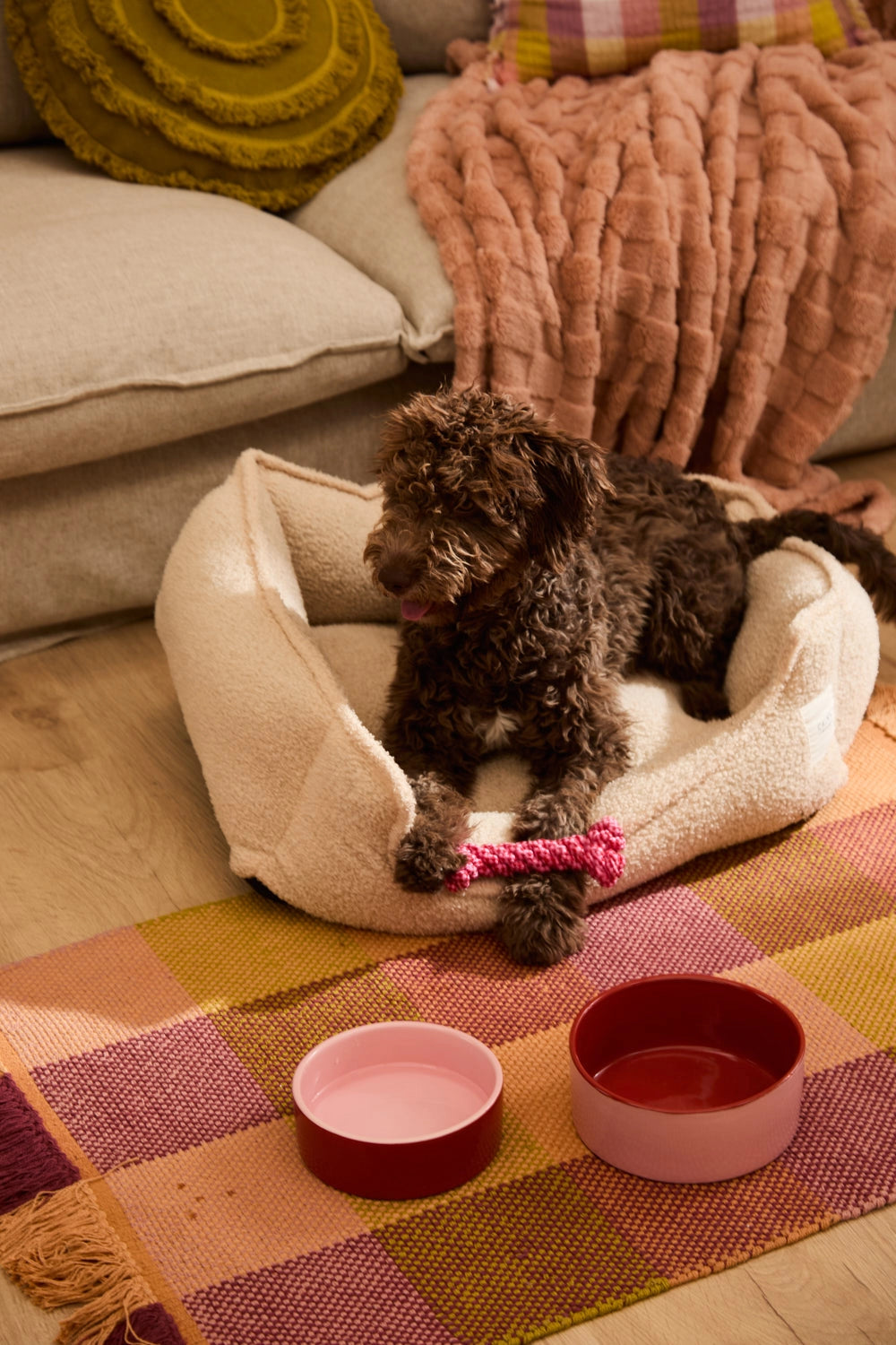 Cama para perro pequeño desenfundable color crudo